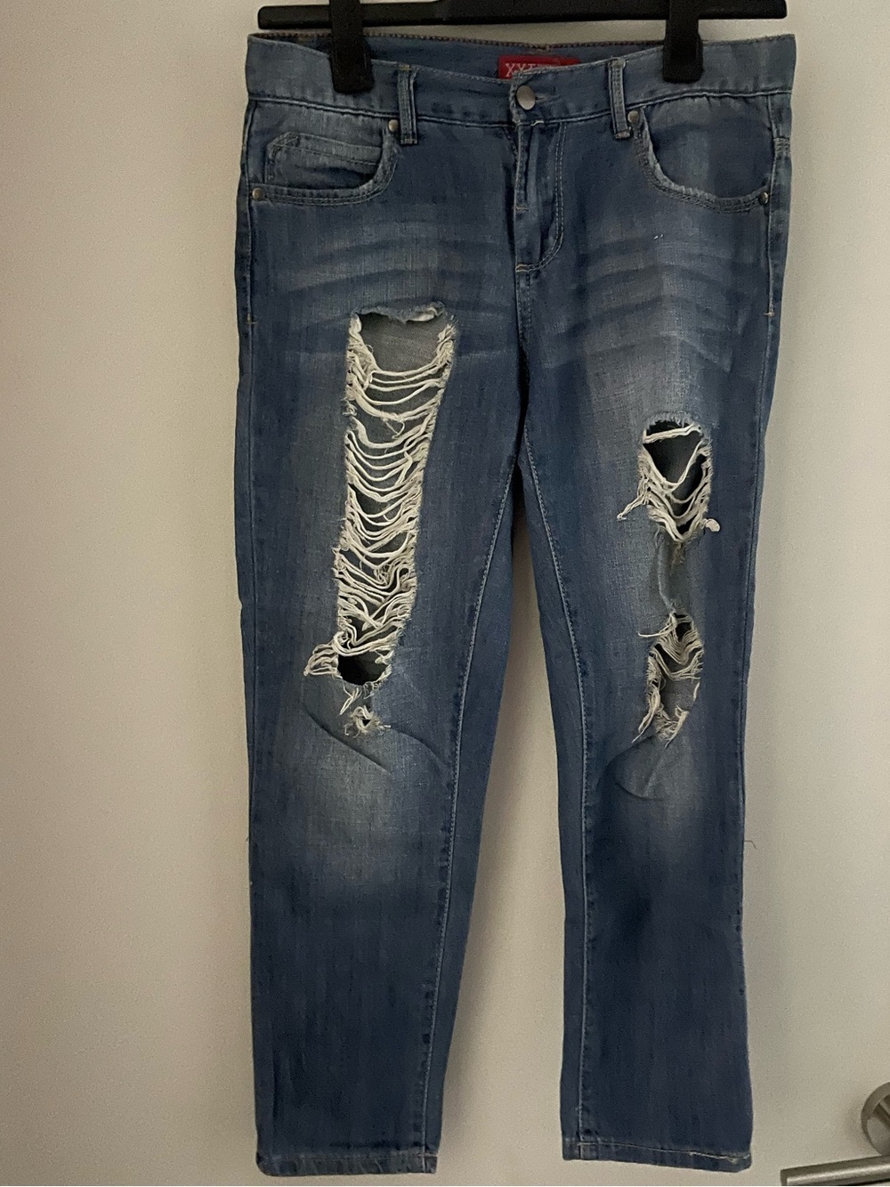 Distressed Cropped Jeans